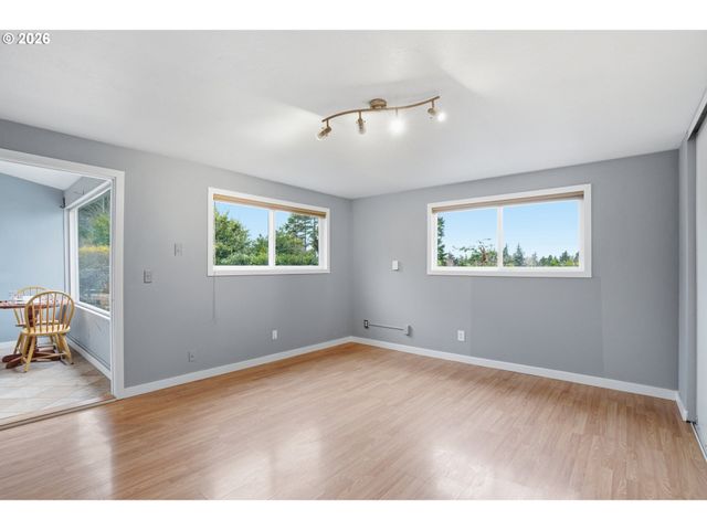 1325 Nw 9TH St, Gresham, OR 97030