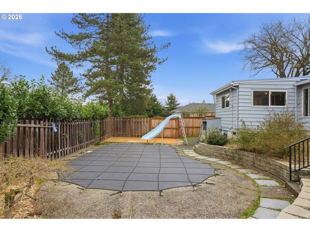 1325 Nw 9TH St, Gresham, OR 97030