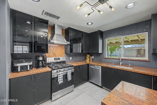 1761 W 5TH Place, Mesa, AZ 85201
