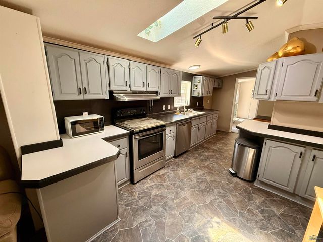 5913 CREEK DR, Black Hawk, SD 57718