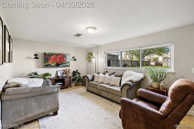 14411 Harrison Street, Livonia, MI 48154