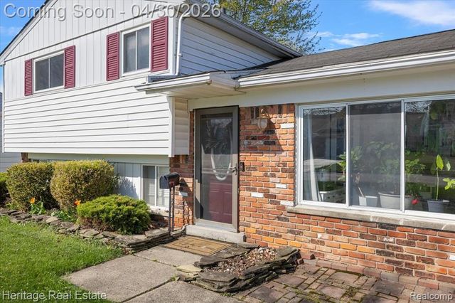 14411 Harrison Street, Livonia, MI 48154