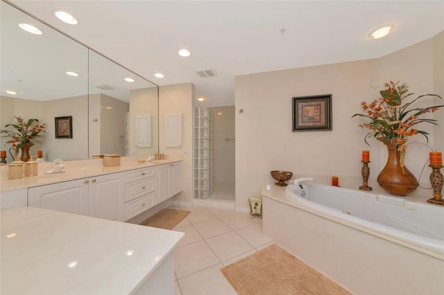 242 HIDDEN BAY DRIVE 602, Osprey, FL 34229