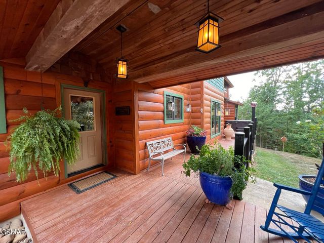 1642 Little Cove Road, Sevierville, TN 37862