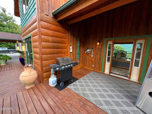 1642 Little Cove Road, Sevierville, TN 37862