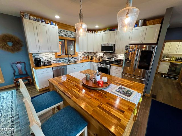 1642 Little Cove Road, Sevierville, TN 37862
