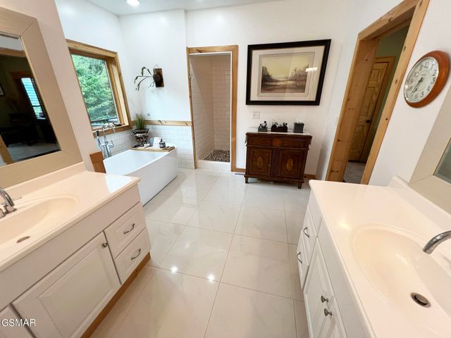 1642 Little Cove Road, Sevierville, TN 37862