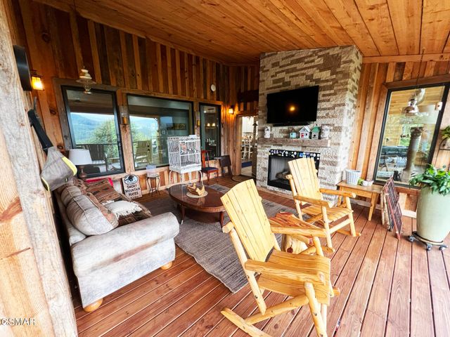 1642 Little Cove Road, Sevierville, TN 37862