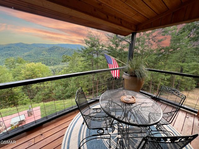 1642 Little Cove Road, Sevierville, TN 37862