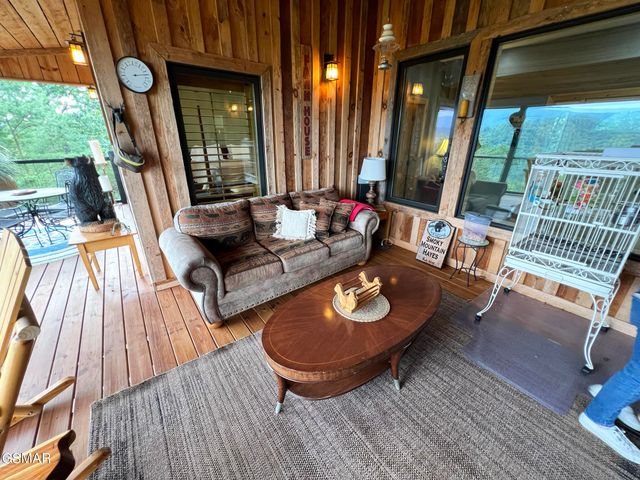 1642 Little Cove Road, Sevierville, TN 37862