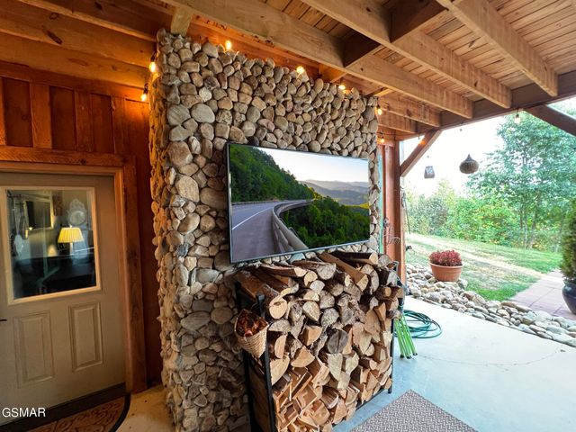 1642 Little Cove Road, Sevierville, TN 37862
