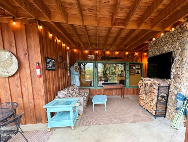 1642 Little Cove Road, Sevierville, TN 37862