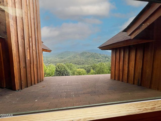 1642 Little Cove Road, Sevierville, TN 37862