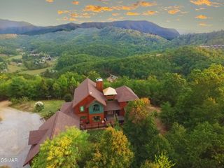 1642 Little Cove Road, Sevierville, TN 37862