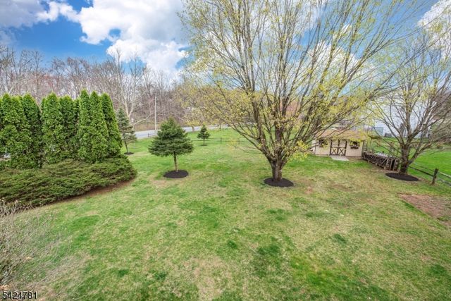 1 Old Timbers Ct, Roxbury Twp., NJ 07847