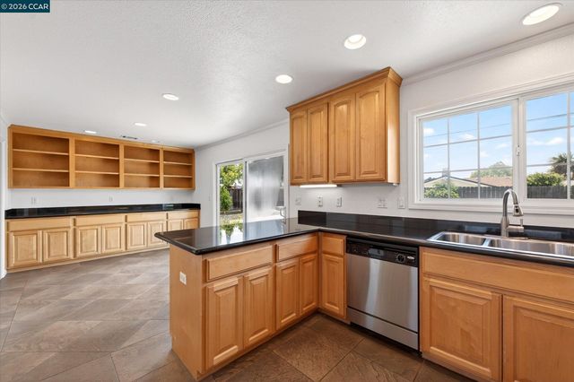 8271 Cavalier Lane, Dublin, CA 94568