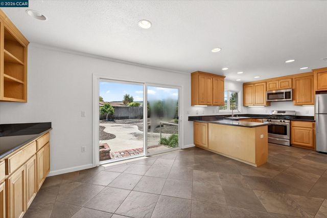 8271 Cavalier Lane, Dublin, CA 94568
