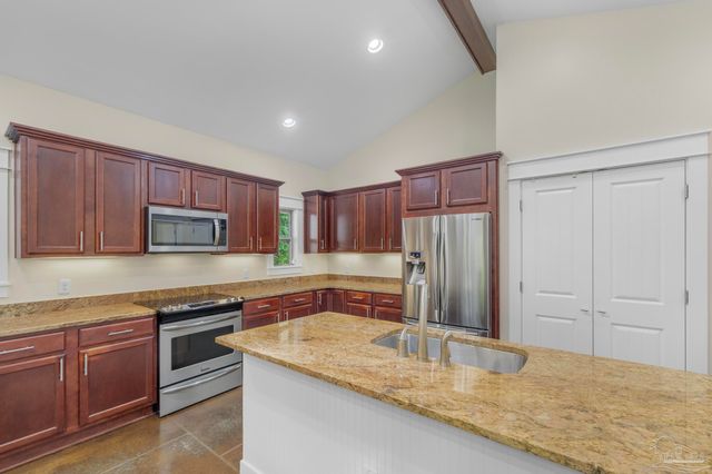7515 Whiting Acres Ln, Milton, FL 32570