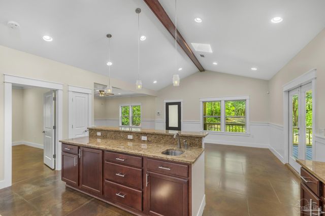 7515 Whiting Acres Ln, Milton, FL 32570