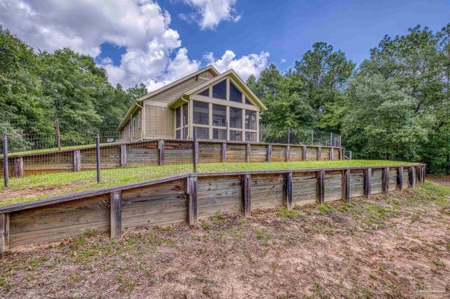 7515 Whiting Acres Ln, Milton, FL 32570