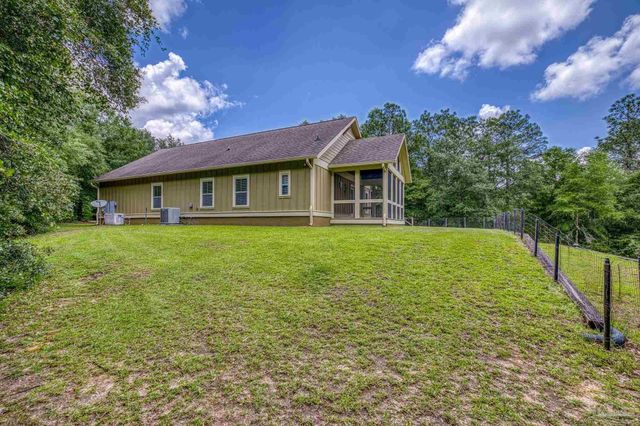 7515 Whiting Acres Ln, Milton, FL 32570