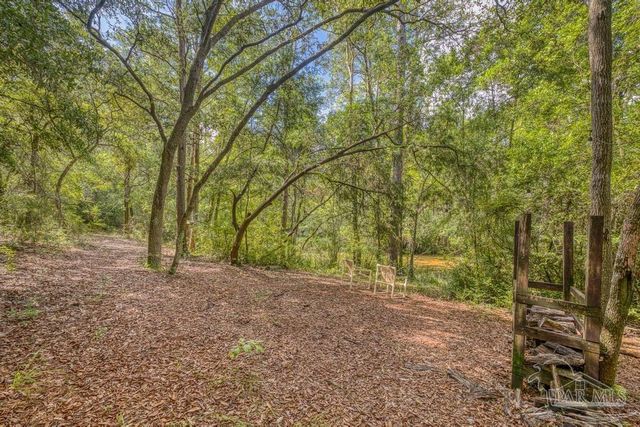 7515 Whiting Acres Ln, Milton, FL 32570