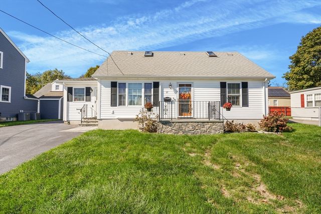 21 Bradley Ave, Somerset, MA 02725