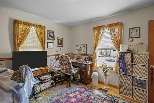 21 Bradley Ave, Somerset, MA 02725