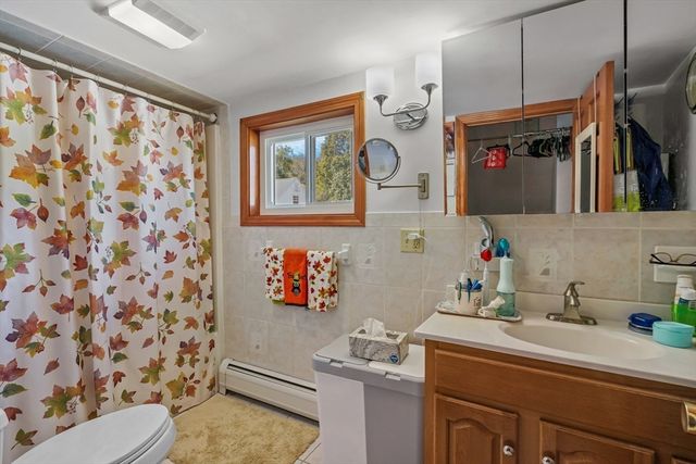 21 Bradley Ave, Somerset, MA 02725