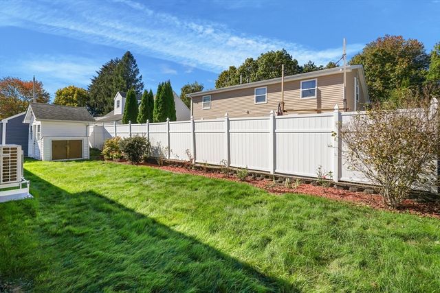 21 Bradley Ave, Somerset, MA 02725