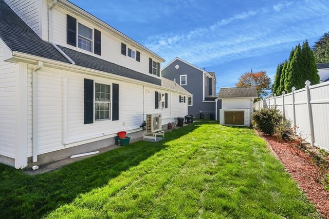 21 Bradley Ave, Somerset, MA 02725