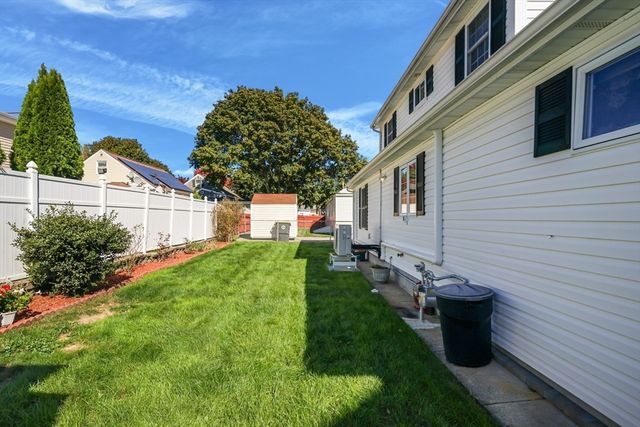 21 Bradley Ave, Somerset, MA 02725