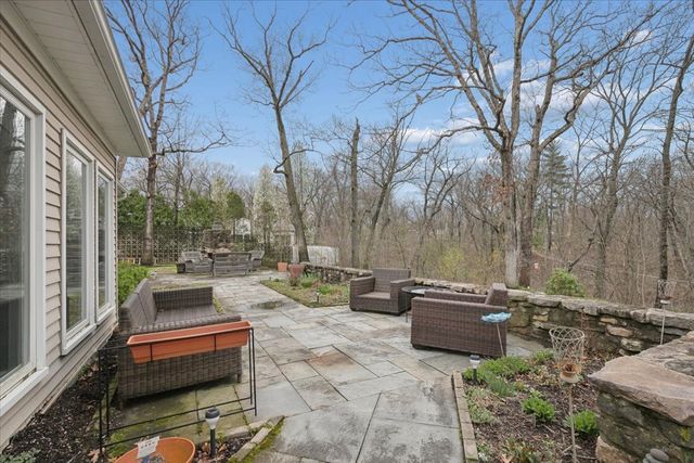 346 Crescent Drive, Lake Bluff, IL 60044
