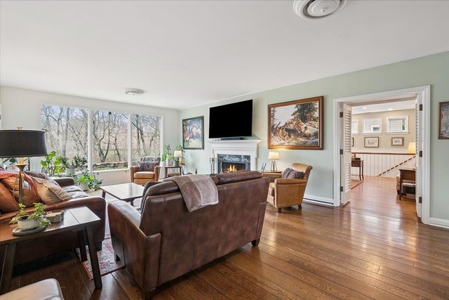 346 Crescent Drive, Lake Bluff, IL 60044