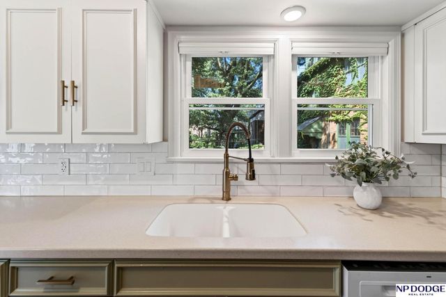 2702 N 53rd Street, Omaha, NE 68104
