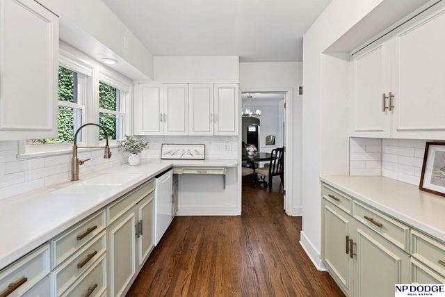 2702 N 53rd Street, Omaha, NE 68104