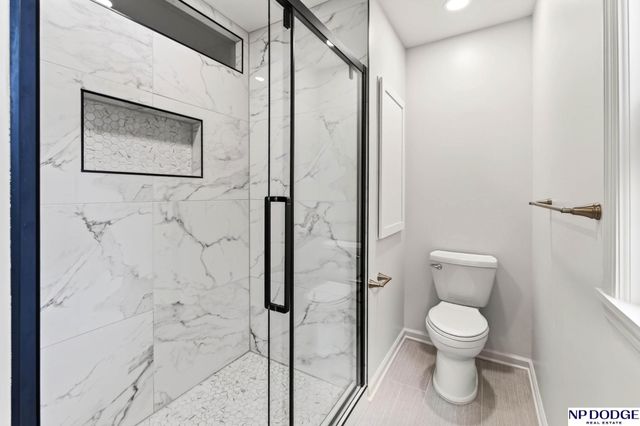 2702 N 53rd Street, Omaha, NE 68104