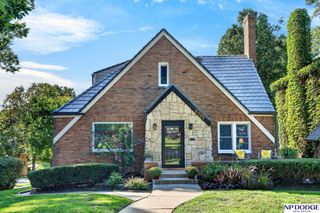 2702 N 53rd Street, Omaha, NE 68104