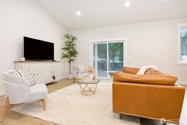 7933 Oregon Trail, Maple Falls, WA 98266