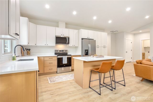 7933 Oregon Trail, Maple Falls, WA 98266