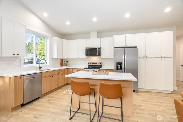 7933 Oregon Trail, Maple Falls, WA 98266