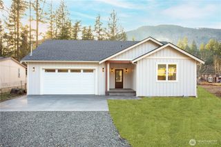 7933 Oregon Trail, Maple Falls, WA 98266