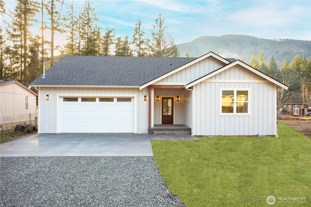 7933 Oregon Trail, Maple Falls, WA 98266