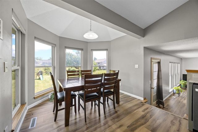 111 Stoney Creek Road NW, Cedar Rapids, IA 52405
