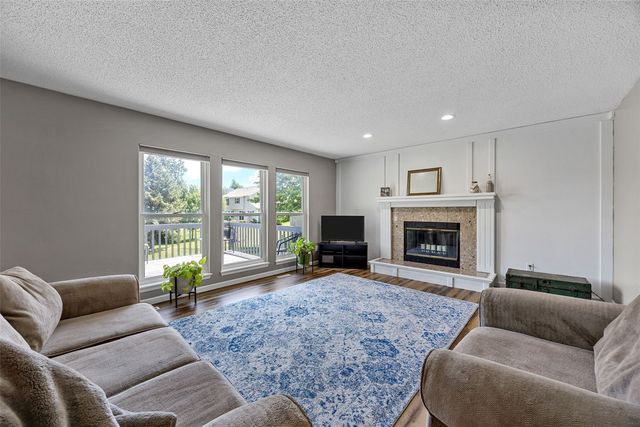 111 Stoney Creek Road NW, Cedar Rapids, IA 52405