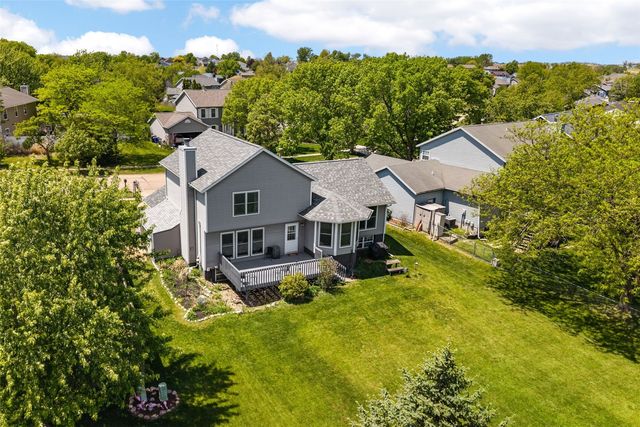 111 Stoney Creek Road NW, Cedar Rapids, IA 52405