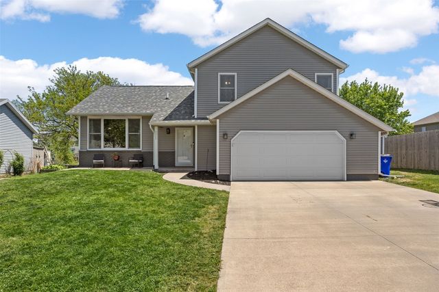 111 Stoney Creek Road NW, Cedar Rapids, IA 52405