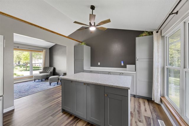 111 Stoney Creek Road NW, Cedar Rapids, IA 52405