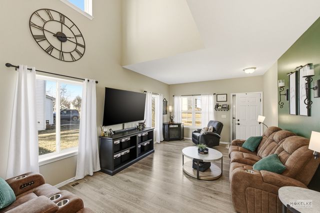 2824 Hoffman Street, Plano, IL 60545