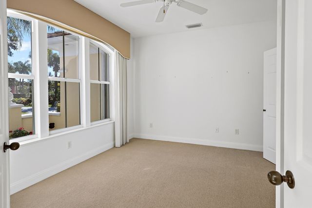 5305 W W Harbor Village Drive, Vero Beach, FL 32967